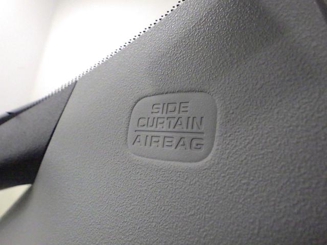 フィット ｅ：ＨＥＶホーム　元当社試乗車　禁煙　前ドライブレコーダー　ホンダコネクト９インチナビ　リアカメラ　前ドライブレコーダー　サイドカーテンエアバッグ　ＥＴＣ　Ｂｌｕｅｔｏｏｔｈ接続　ＣＤ　ＤＶＤ　ミュージックラック（6枚目）