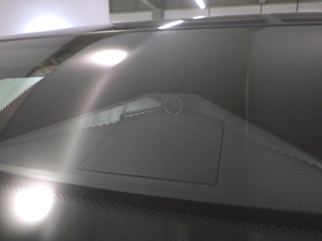 フィット ｅ：ＨＥＶホーム　元当社試乗車　禁煙　前ドライブレコーダー　ホンダコネクト９インチナビ　リアカメラ　前ドライブレコーダー　サイドカーテンエアバッグ　ＥＴＣ　Ｂｌｕｅｔｏｏｔｈ接続　ＣＤ　ＤＶＤ　ミュージックラック（10枚目）