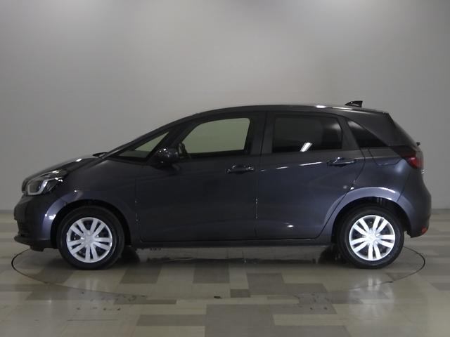 フィット ｅ：ＨＥＶホーム　元当社試乗車　禁煙　前ドライブレコーダー　ホンダコネクト９インチナビ　リアカメラ　前ドライブレコーダー　サイドカーテンエアバッグ　ＥＴＣ　Ｂｌｕｅｔｏｏｔｈ接続　ＣＤ　ＤＶＤ　ミュージックラック（26枚目）