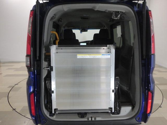 ステップワゴン G車いす仕様車3列目乗車タイプ 車いす3列目乗車タイプ 禁煙 ワンオーナー 8インチナビ リアカメラ社外製アルミホイール CD DVD ミュージックラック Bluetooth接続 両側電動スライドドア 室内天井部に加工跡の穴有り。(18枚目)