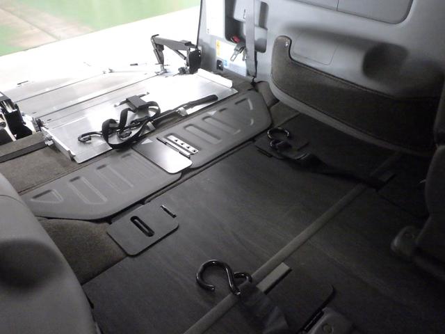 ステップワゴン G車いす仕様車3列目乗車タイプ 車いす3列目乗車タイプ 禁煙 ワンオーナー 8インチナビ リアカメラ社外製アルミホイール CD DVD ミュージックラック Bluetooth接続 両側電動スライドドア 室内天井部に加工跡の穴有り。(19枚目)