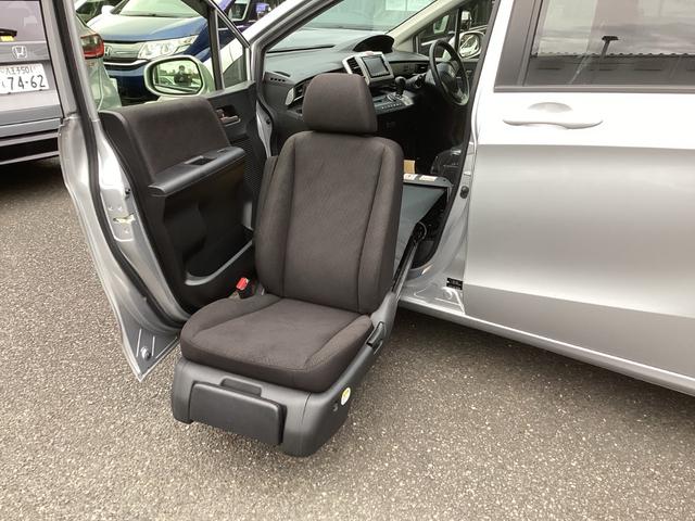 フリード G 助手席リフトアップシート車 禁煙 ワンオーナー ナビ リアカメラ 左側電動スライドドア HIDライト ETC 横滑り防止装置(VSA) CD DVD ミュージックラック Bluetooth接続 ESC(2枚目)