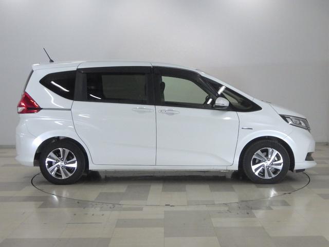 フリードハイブリッド ハイブリッド・Gホンダセンシング 禁煙 ワンオーナー 11IN天井モニター 前後ドラレコ 9INナビ リアカメラ 両側電動スライドドア 前席シートヒーター Bluetooth接続 CD DVD フルセグTV USB LEDライト(26枚目)