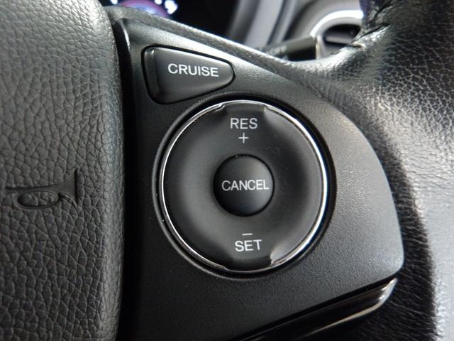 ヴェゼル Ｘ　禁煙ワンオーナー　ガソリン車　純正ナビ　リアカメラ　衝突軽減ブレーキ　横滑り防止装置　ＬＥＤライト　ＥＴＣ　クルーズコントロール　フルセグＴＶ　ＣＤ　ＤＶＤ　ＵＳＢ　サイドカーテンエアバッグ　－　ＰＳ（8枚目）