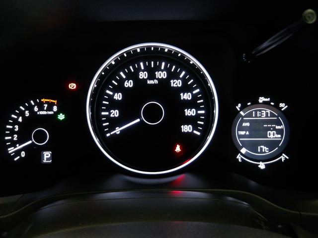 ヴェゼル Ｘ　禁煙ワンオーナー　ガソリン車　純正ナビ　リアカメラ　衝突軽減ブレーキ　横滑り防止装置　ＬＥＤライト　ＥＴＣ　クルーズコントロール　フルセグＴＶ　ＣＤ　ＤＶＤ　ＵＳＢ　サイドカーテンエアバッグ　－　ＰＳ（12枚目）