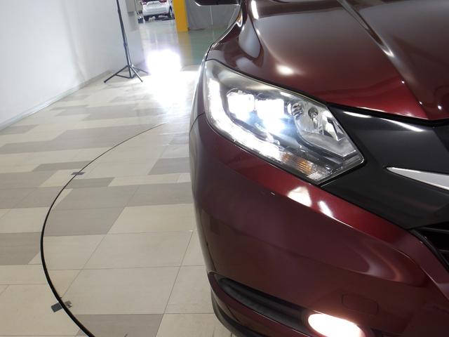 ヴェゼル Ｘ　禁煙ワンオーナー　ガソリン車　純正ナビ　リアカメラ　衝突軽減ブレーキ　横滑り防止装置　ＬＥＤライト　ＥＴＣ　クルーズコントロール　フルセグＴＶ　ＣＤ　ＤＶＤ　ＵＳＢ　サイドカーテンエアバッグ　－　ＰＳ（14枚目）