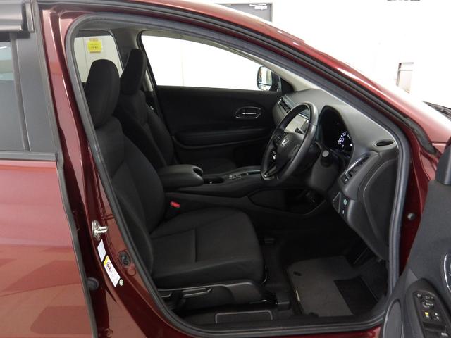 ヴェゼル Ｘ　禁煙ワンオーナー　ガソリン車　純正ナビ　リアカメラ　衝突軽減ブレーキ　横滑り防止装置　ＬＥＤライト　ＥＴＣ　クルーズコントロール　フルセグＴＶ　ＣＤ　ＤＶＤ　ＵＳＢ　サイドカーテンエアバッグ　－　ＰＳ（17枚目）