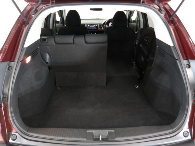 ヴェゼル Ｘ　禁煙ワンオーナー　ガソリン車　純正ナビ　リアカメラ　衝突軽減ブレーキ　横滑り防止装置　ＬＥＤライト　ＥＴＣ　クルーズコントロール　フルセグＴＶ　ＣＤ　ＤＶＤ　ＵＳＢ　サイドカーテンエアバッグ　－　ＰＳ（21枚目）