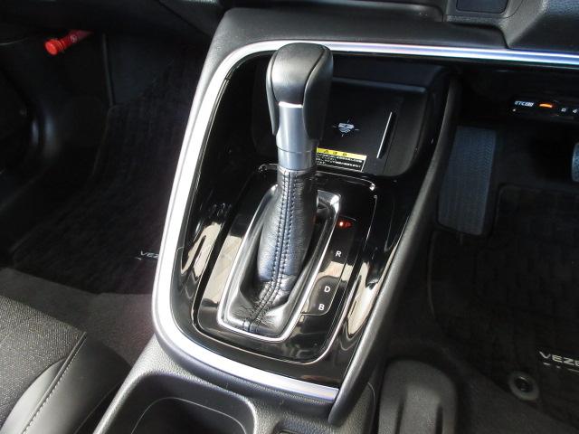 ヴェゼル e:HEVZ 禁煙 ワンオーナー 前後ドライブレコーダー ホンダコネクトナビ 後カメラ パーキングセンサー 前席シートヒーター Qi充電 Bluetooth接続 フルセグTV 当店指定新品タイヤ 1オナ スマキ(14枚目)