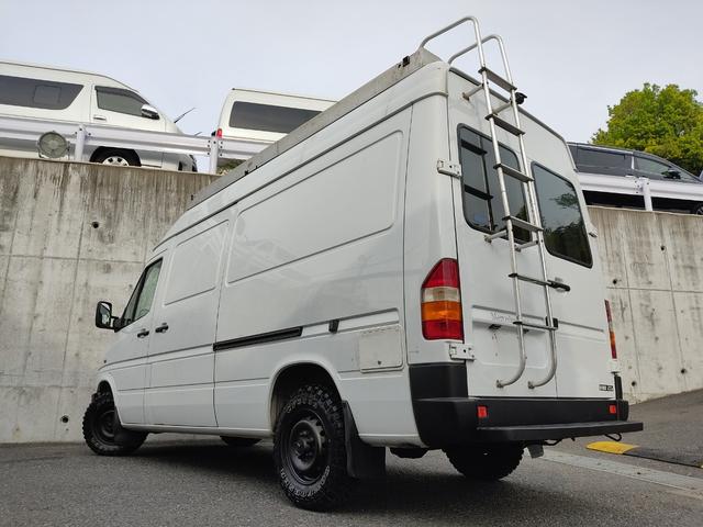 ３１４　ガソリン車・右ハンドル・ＡＴ・乗車定員２人・荷室部フローリング仕様・ポータブルナビ・常時バックモニター・前後バンパー／泥よけ／ドアミラー／ホイールマッドブラックペイント・新品オールテレーンタイヤ(20枚目)