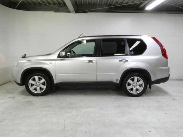 エクストレイル ２０Ｘｔｔ　６速ＭＴ／４ＷＤ／ナビ／フルセグ／バックカメラ／ＥＴＣ／ルーフレール／スマートキー／禁煙車／純正ＡＷ（5枚目）