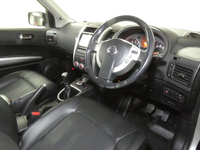 エクストレイル ２０Ｘｔｔ　６速ＭＴ／４ＷＤ／ナビ／フルセグ／バックカメラ／ＥＴＣ／ルーフレール／スマートキー／禁煙車／純正ＡＷ（15枚目）
