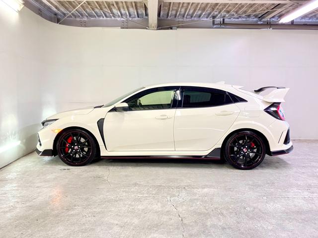 シビック タイプＲ　１オーナー／禁煙車／純正ナビ／ＴＶ／バックカメラ／ＥＴＣ／記録簿有／スマートキー／スペアキー（5枚目）