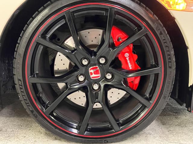 シビック タイプＲ　１オーナー／禁煙車／純正ナビ／ＴＶ／バックカメラ／ＥＴＣ／記録簿有／スマートキー／スペアキー（11枚目）