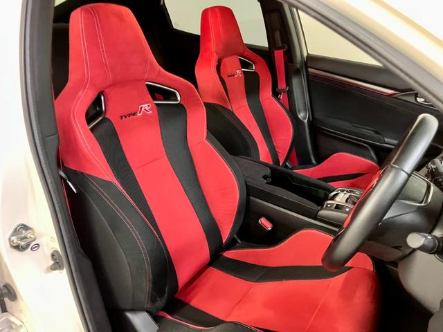 シビック タイプＲ　１オーナー／禁煙車／純正ナビ／ＴＶ／バックカメラ／ＥＴＣ／記録簿有／スマートキー／スペアキー（16枚目）