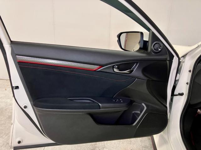 シビック タイプＲ　１オーナー／禁煙車／純正ナビ／ＴＶ／バックカメラ／ＥＴＣ／記録簿有／スマートキー／スペアキー（22枚目）