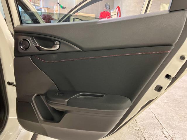 シビック タイプＲ　１オーナー／禁煙車／純正ナビ／ＴＶ／バックカメラ／ＥＴＣ／記録簿有／スマートキー／スペアキー（24枚目）