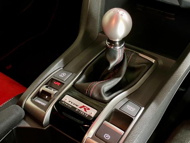 シビック タイプＲ　１オーナー／禁煙車／純正ナビ／ＴＶ／バックカメラ／ＥＴＣ／記録簿有／スマートキー／スペアキー（26枚目）