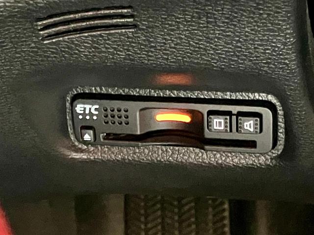 シビック タイプＲ　１オーナー／禁煙車／純正ナビ／ＴＶ／バックカメラ／ＥＴＣ／記録簿有／スマートキー／スペアキー（30枚目）