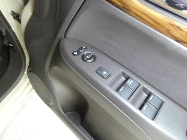 N-ONE セレクト 禁煙車 ワンオーナー ハーフレザー ナビ バックカメラ Bluetooth CD/DVD再生 ステアリングスイッチ ETC ドラレコ USBチャージャー シートヒーター アイドリングストップ(27枚目)