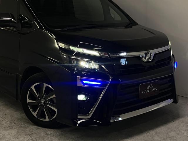 ヴォクシー ＺＳ　煌ＩＩ　１１インチナビ／１２．８インチ後席モニター／ＴＶ／リアカメラ／両側パワースライドドア／ＥＴＣ／バックカメラ／Ｂｌｕｅｔｏｏｔｈ／モデリスタデイライト／ＨＤＭＩ／１オーナー／禁煙車／記録簿有／１年保証付（9枚目）