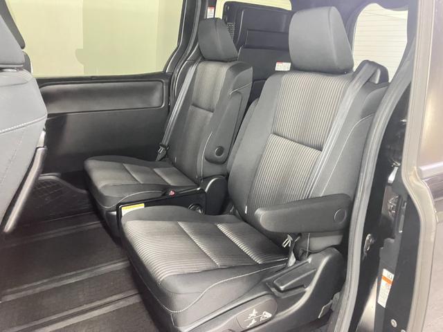 ヴォクシー ＺＳ　煌ＩＩ　１１インチナビ／１２．８インチ後席モニター／ＴＶ／リアカメラ／両側パワースライドドア／ＥＴＣ／バックカメラ／Ｂｌｕｅｔｏｏｔｈ／モデリスタデイライト／ＨＤＭＩ／１オーナー／禁煙車／記録簿有／１年保証付（22枚目）