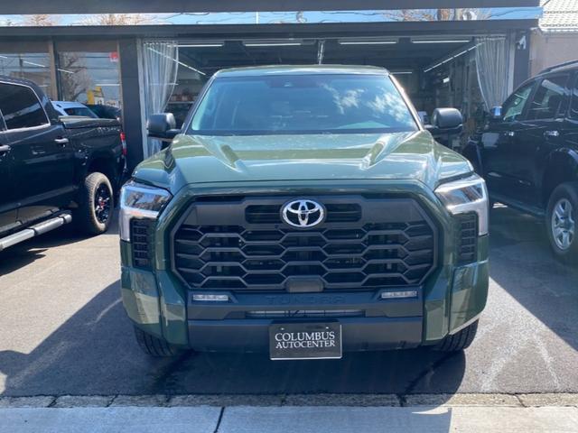 タンドラ クルーマックス SR5 新車並行車 クル-マックス TRDスポーツプレミアムPKG 純正ディスプレイオーディオ トヨタセーフティセンス LEDヘッドライト LEDテールレンズ 20インチ専用ホイール ビルシュタインショック(3枚目)