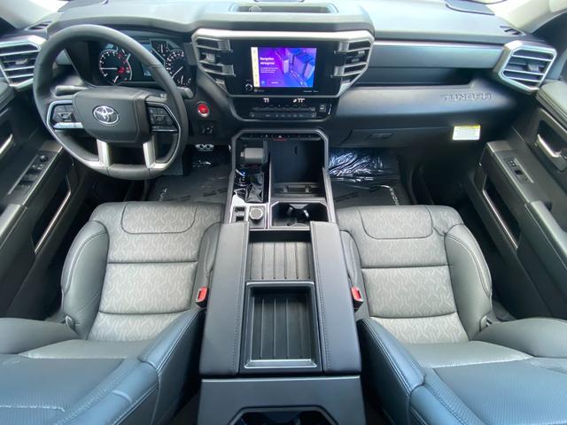 タンドラ クルーマックス SR5 新車並行車 クル-マックス TRDスポーツプレミアムPKG 純正ディスプレイオーディオ トヨタセーフティセンス LEDヘッドライト LEDテールレンズ 20インチ専用ホイール ビルシュタインショック(11枚目)