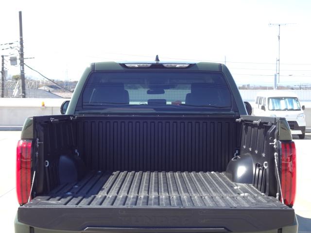 タンドラ クルーマックス SR5 新車並行車 クル-マックス TRDスポーツプレミアムPKG 純正ディスプレイオーディオ トヨタセーフティセンス LEDヘッドライト LEDテールレンズ 20インチ専用ホイール ビルシュタインショック(26枚目)