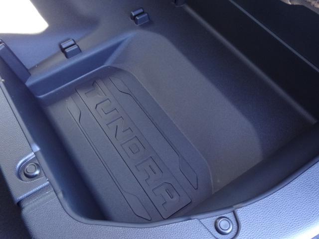 タンドラ クルーマックス SR5 新車並行車 クル-マックス TRDスポーツプレミアムPKG 純正ディスプレイオーディオ トヨタセーフティセンス LEDヘッドライト LEDテールレンズ 20インチ専用ホイール ビルシュタインショック(75枚目)