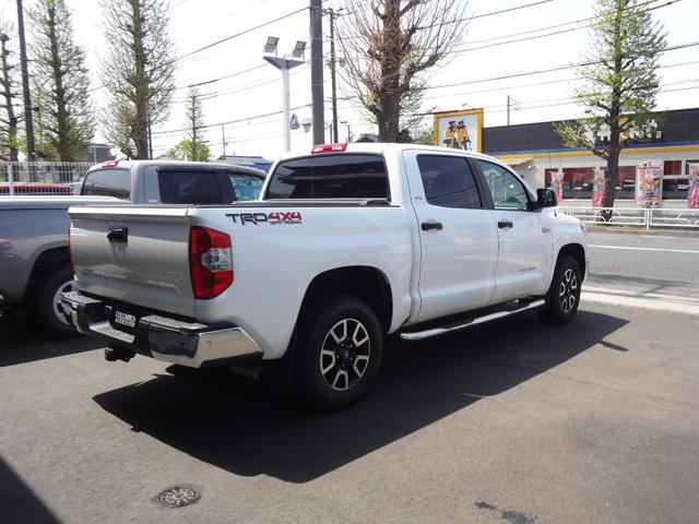 タンドラ クルーマックス　ＳＲ５　新車並行車　ＴＵＮＤＲＡ　ＴＲＤオフロードＰＫＧ　ＴＯＹＯＴＡセーフティセンス安全装備　Ｆシートヒーター　サンルーフ　トノカバー　１８インチＡＷ　ＬＥＤヘッドライト　ＥＴＣ（59枚目）