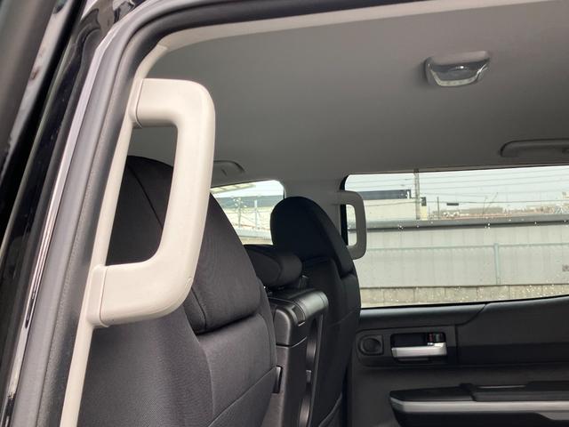 タンドラ クルーマックス　ＳＲ５　新車並行車　１オーナー車　Ｖ８　４ＷＤ　フロントベンチシート　ベンコラ　６人乗　リフトアップ　デジタルインナーミラー／前後カメラ　トノカバー　２０ＡＷ　ＥＴＣ　電動格納ミラー　Ｆ／Ｓカメラ（35枚目）