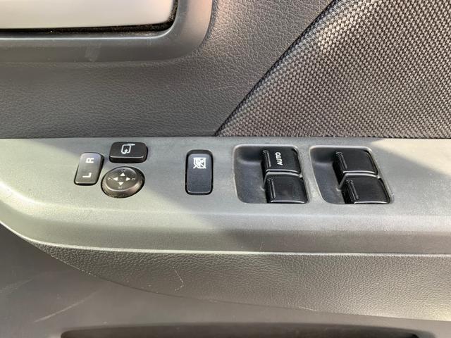 FXリミテッド ワンオーナー車 ナビゲーション付き ETC車載器 HIDヘッドライト スマートキー キーレスプッシュスタートシステム 盗難警報装置 純正アルミホイール ルーフスポイラー 自社保証付き(29枚目)