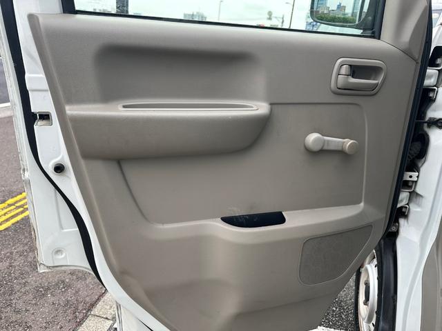 エブリイ ＰＡ　ハイルーフ　ＥＴＣ車載器　スモークフィルム　ドアバイザー　集中ドアロック　エアコン　パワステ　エアバック　スペアキー　純正ラジオ　保証付き（23枚目）