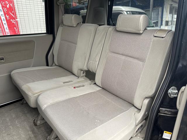 後部座席シート部分♪