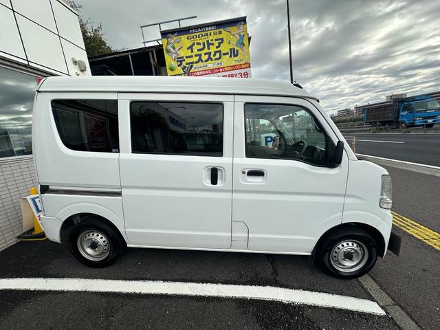 エブリイ ＰＣ　ハイルーフ　４ＡＴ　ＥＴＣ車載器　キーレス　パワーウインドウ　スモークガラス　オーバーヘッドシェルフ　難警報装置　両側スライドドア　純正オーディオ　エアコン　パワステ　保証付き（10枚目）