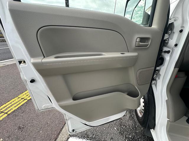 エブリイ ＰＣ　ハイルーフ　４ＡＴ　ＥＴＣ車載器　キーレス　パワーウインドウ　スモークガラス　オーバーヘッドシェルフ　難警報装置　両側スライドドア　純正オーディオ　エアコン　パワステ　保証付き（23枚目）