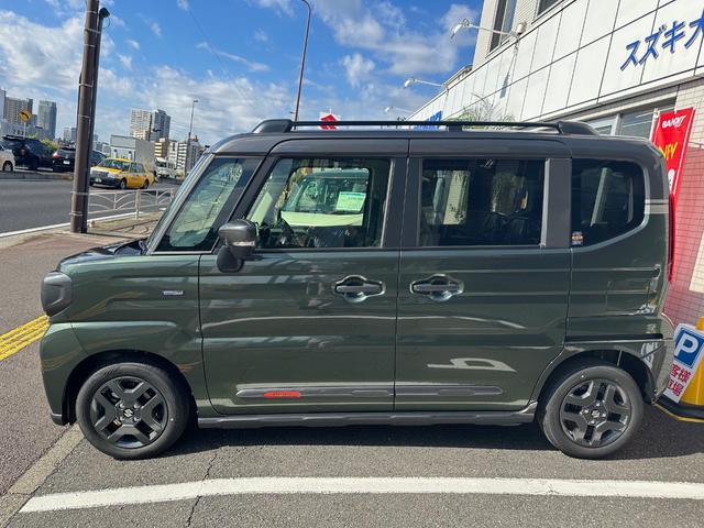 スペーシアギア ハイブリッドＸＺ　ターボ　未登録車　新車　スズキセーフティサポート　全方位モニター付９インチメモリーナビ　新車メーカー保証　マイルドハイブリッド　両側パワースライドドア　電動パーキングブレーキ　ＡＣＣ　オットマン付き（9枚目）