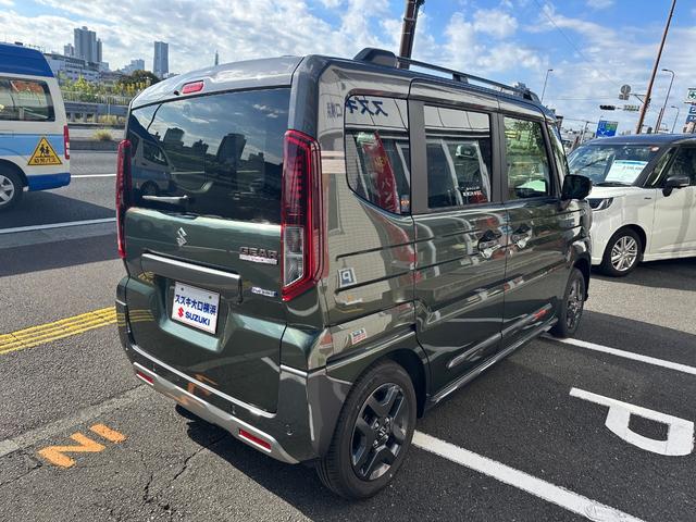 スペーシアギア ハイブリッドＸＺ　ターボ　未登録車　新車　スズキセーフティサポート　全方位モニター付９インチメモリーナビ　新車メーカー保証　マイルドハイブリッド　両側パワースライドドア　電動パーキングブレーキ　ＡＣＣ　オットマン付き（10枚目）