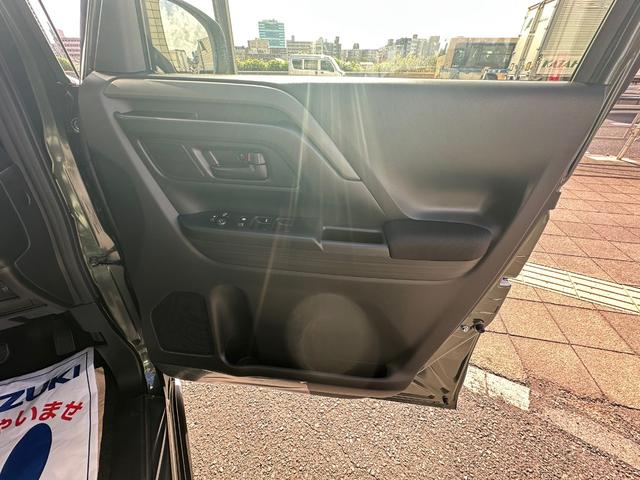 スペーシアギア ハイブリッドＸＺ　ターボ　未登録車　新車　スズキセーフティサポート　全方位モニター付９インチメモリーナビ　新車メーカー保証　マイルドハイブリッド　両側パワースライドドア　電動パーキングブレーキ　ＡＣＣ　オットマン付き（20枚目）