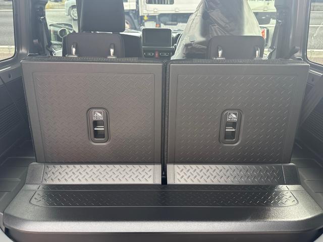 ジムニー XC 届出済み未使用車 4型 オートマチック 衝突被害軽減システム エンジンプッシュスタート LEDオートライト フォグランプ 純正16AW シートヒーター 保証書・取扱説明書・スペアキー 新車保証(14枚目)