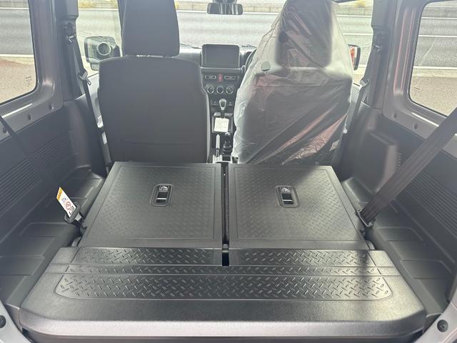 ジムニー XC 届出済み未使用車 4型 オートマチック 衝突被害軽減システム エンジンプッシュスタート LEDオートライト フォグランプ 純正16AW シートヒーター 保証書・取扱説明書・スペアキー 新車保証(15枚目)