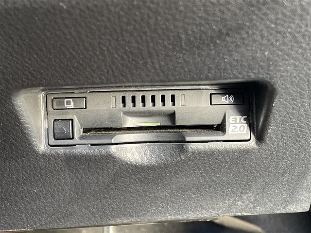 C-HR G 黒革シート/シートヒーター/純正7型ナビ/フルセグ/バックカメラ/ETC2.0/PCS/レーダークルコン/LDA/クリアランスソナー/AC100V/オートホールド/オートハイビーム/LEDヘッドライト(7枚目)