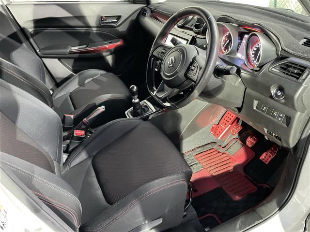 スイフトスポーツ ベースグレード　社外ナビ／バックカメラ／クルーズコントロール追従有／ビルトインＥＴＣ／運転席シートヒーター／レーンキープアシスト／衝突軽減システム／盗難防止装置後方コーナーセンサー／ＢＳＭ／Ｄ席シートヒーター（19枚目）