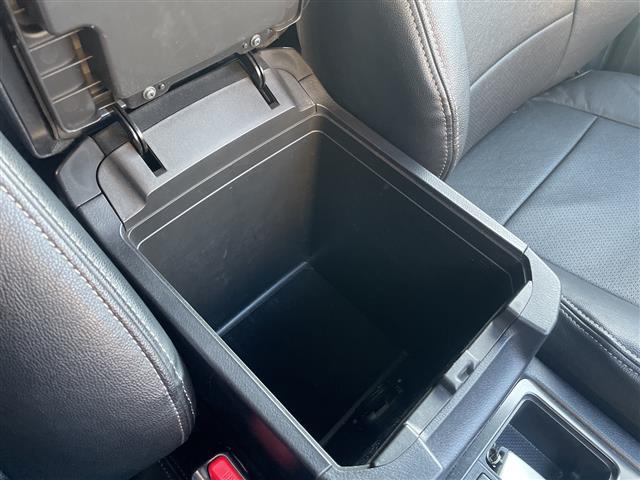 ランドクルーザープラド TX 4WD/社外7型ナビ/フルセグTV/バックカメラ/ビルトインETC/前後ドラレコ/GPSレーダー/VAPERセキュリティ/純正17AW/LEDライト/フォグ/純正フロアマット/ドアバイザー/電格ミラー(16枚目)