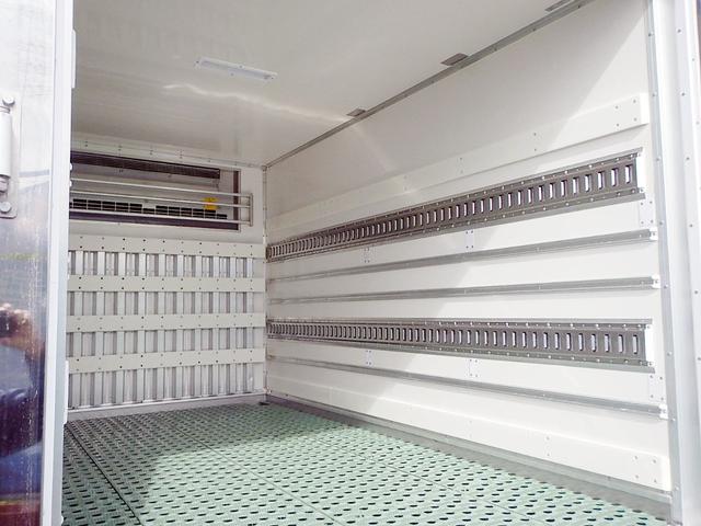 エルフトラック 冷蔵冷凍車 低温冷凍車ー30℃ 1.8t10尺 スタンバイ装置付 箱断熱100mm サイドドア ラッシングレール2段 床ステン エバハウス仕様 オートマ車 ナビ バックカメラ ETC ドラレコ付き(11枚目)