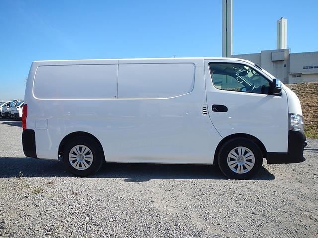 ＮＶ３５０キャラバンバン 　冷蔵冷凍車　中温冷蔵冷凍車　－５℃〜２０℃設定　サイドドア　積載量１．２５ｔディーゼルターボ　オートマ車　　普通免許対応　ＡＢＳ　バックカメラ　ＥＴＣ付　　エマーションブレーキ（3枚目）