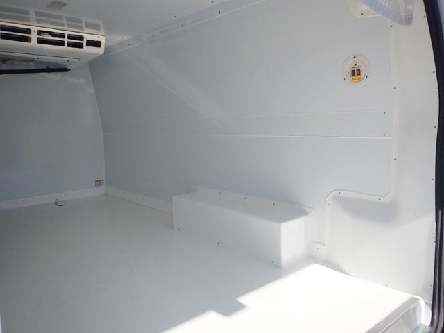ＮＶ３５０キャラバンバン 　冷蔵冷凍車　中温冷蔵冷凍車　－５℃〜２０℃設定　サイドドア　積載量１．２５ｔディーゼルターボ　オートマ車　　普通免許対応　ＡＢＳ　バックカメラ　ＥＴＣ付　　エマーションブレーキ（11枚目）