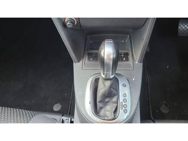 ゴルフトゥーラン ＴＳＩ　ハイライン　バックカメラ　ＤＶＤ　ＥＴＣ　純正ナビ　ドライブレコーダー　タイヤホイール１６インチ（24枚目）