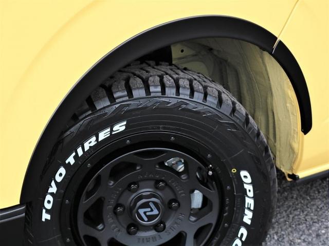 ロングワイドスーパーGL ガソリン4WDReClassicマットブラック塗装NT116インチAWオープンカントリーシートカバーベットキット両側サイドバーフローティングナビフリップダウンモニターHDMIETC(14枚目)